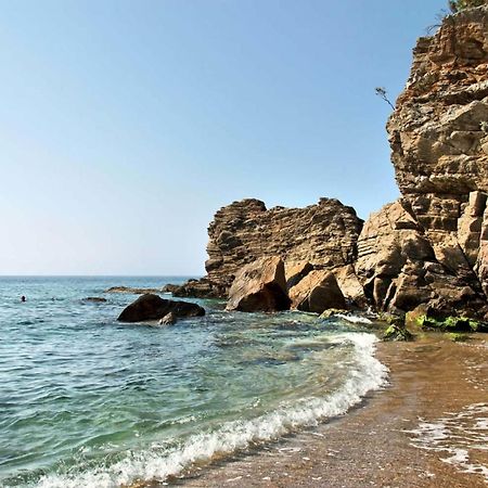 T2 Calme Proche Plage Bonporteau Avec Clim Et Parking Cavalaire-sur-Mer Exteriér fotografie