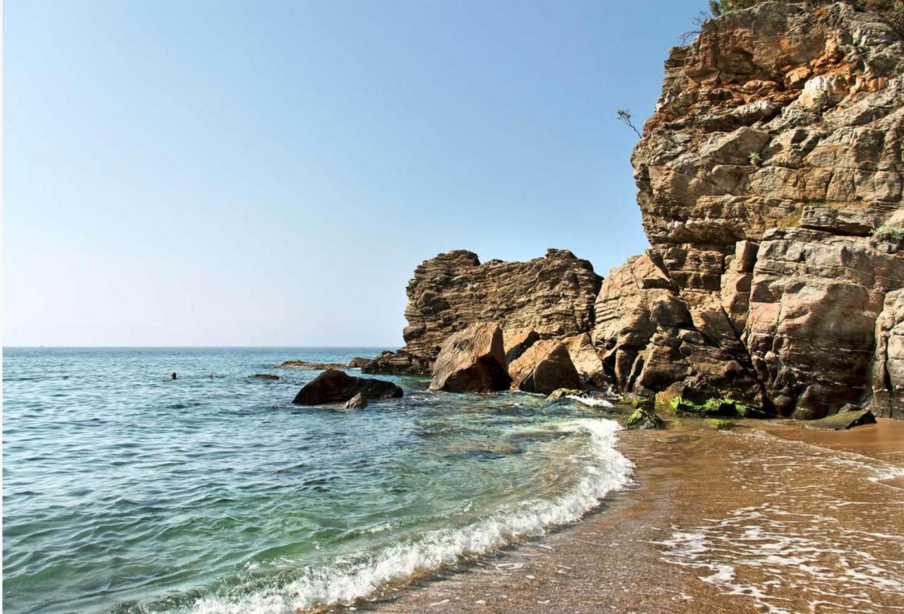 T2 Calme Proche Plage Bonporteau Avec Clim Et Parking Cavalaire-sur-Mer Exteriér fotografie